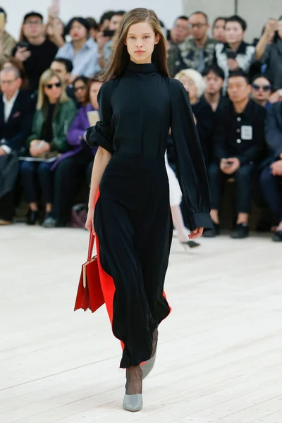Look 29